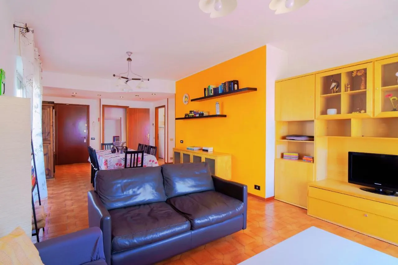 La Casa Nel Sole Apartment Grandate